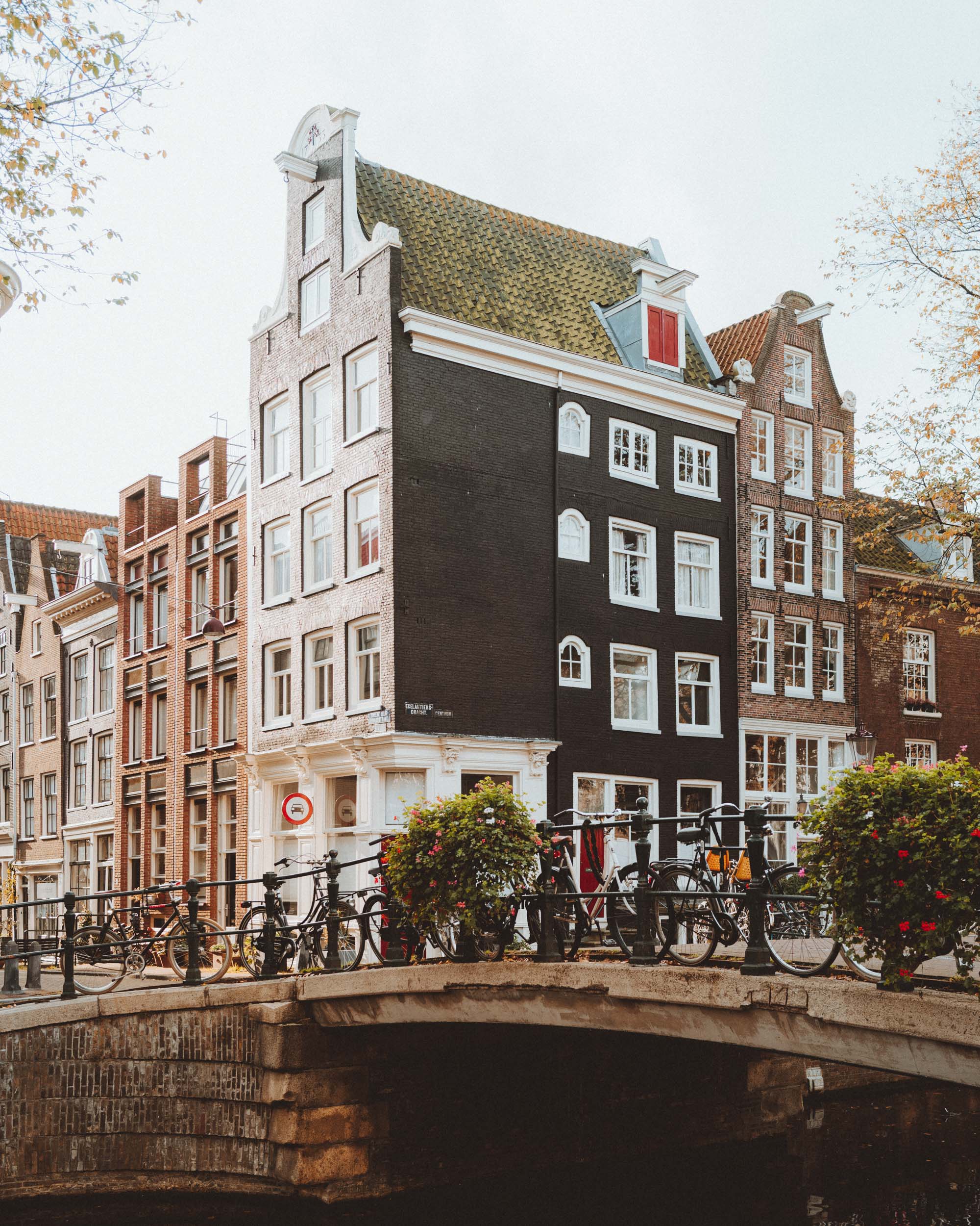 Amsterdam canals via @finduslost