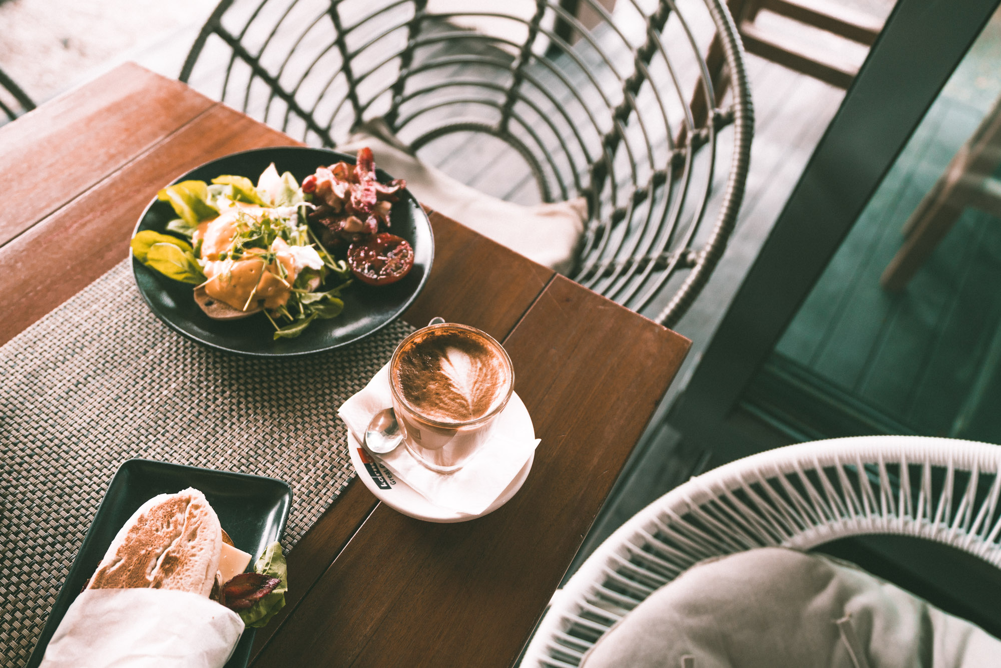 Beluga for coffee or lunch in Rarotonga Cook Islands | Find Us Lost