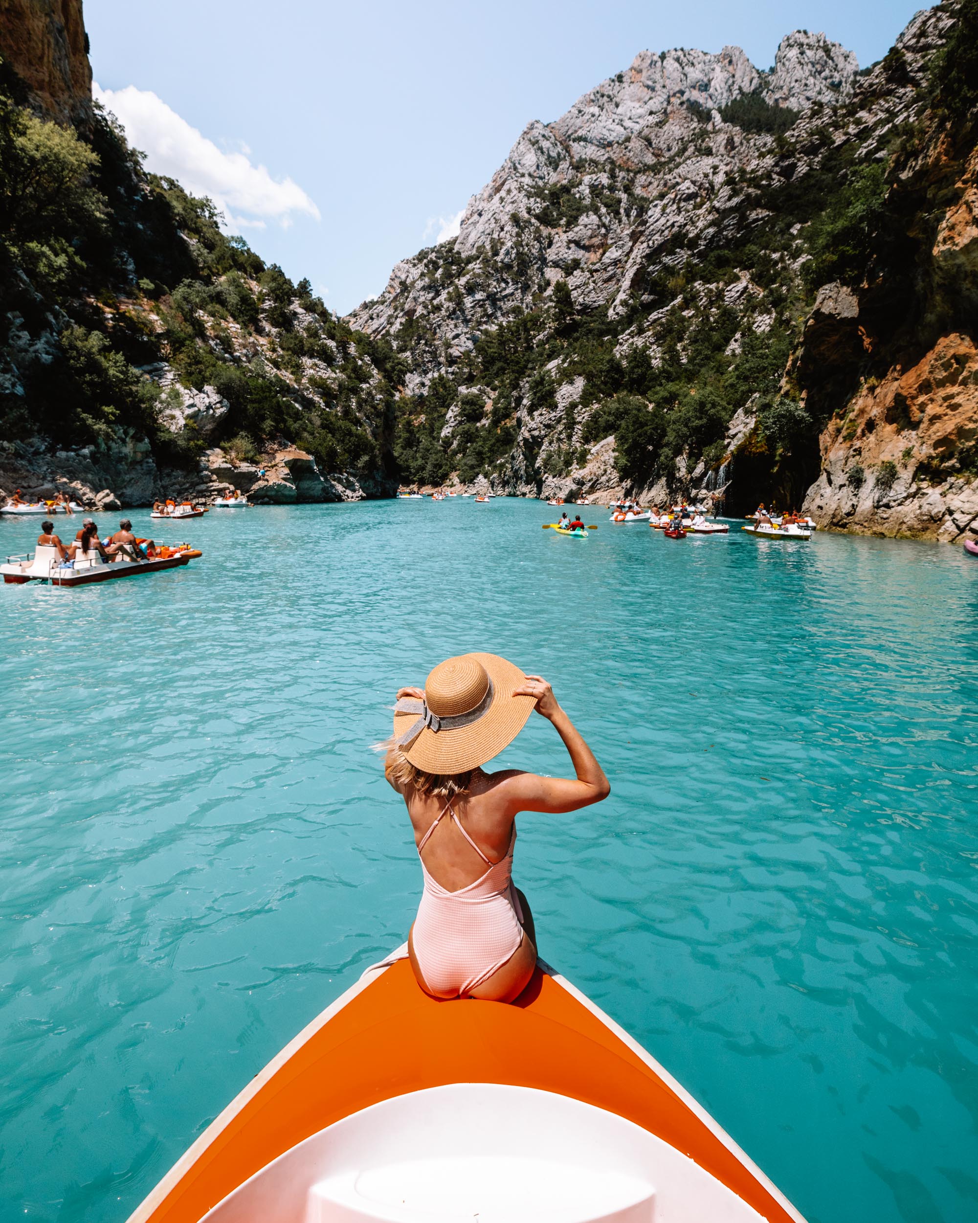 Boat rental at Gorges du Verdon in South of France via Find Us Lost