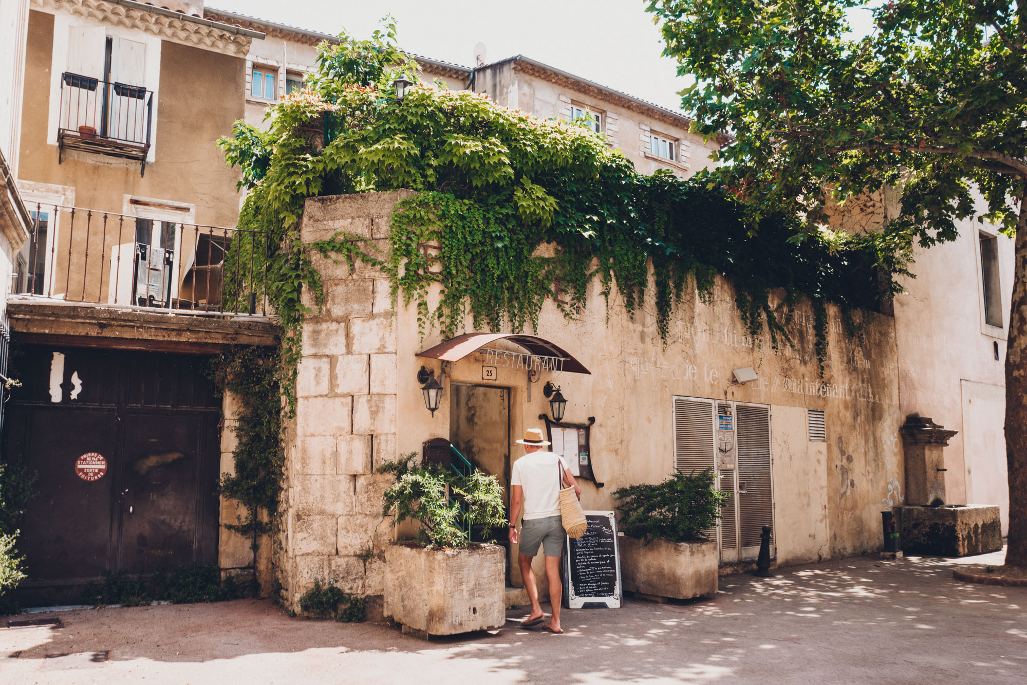 Apt market restaurant in Provence, South of France