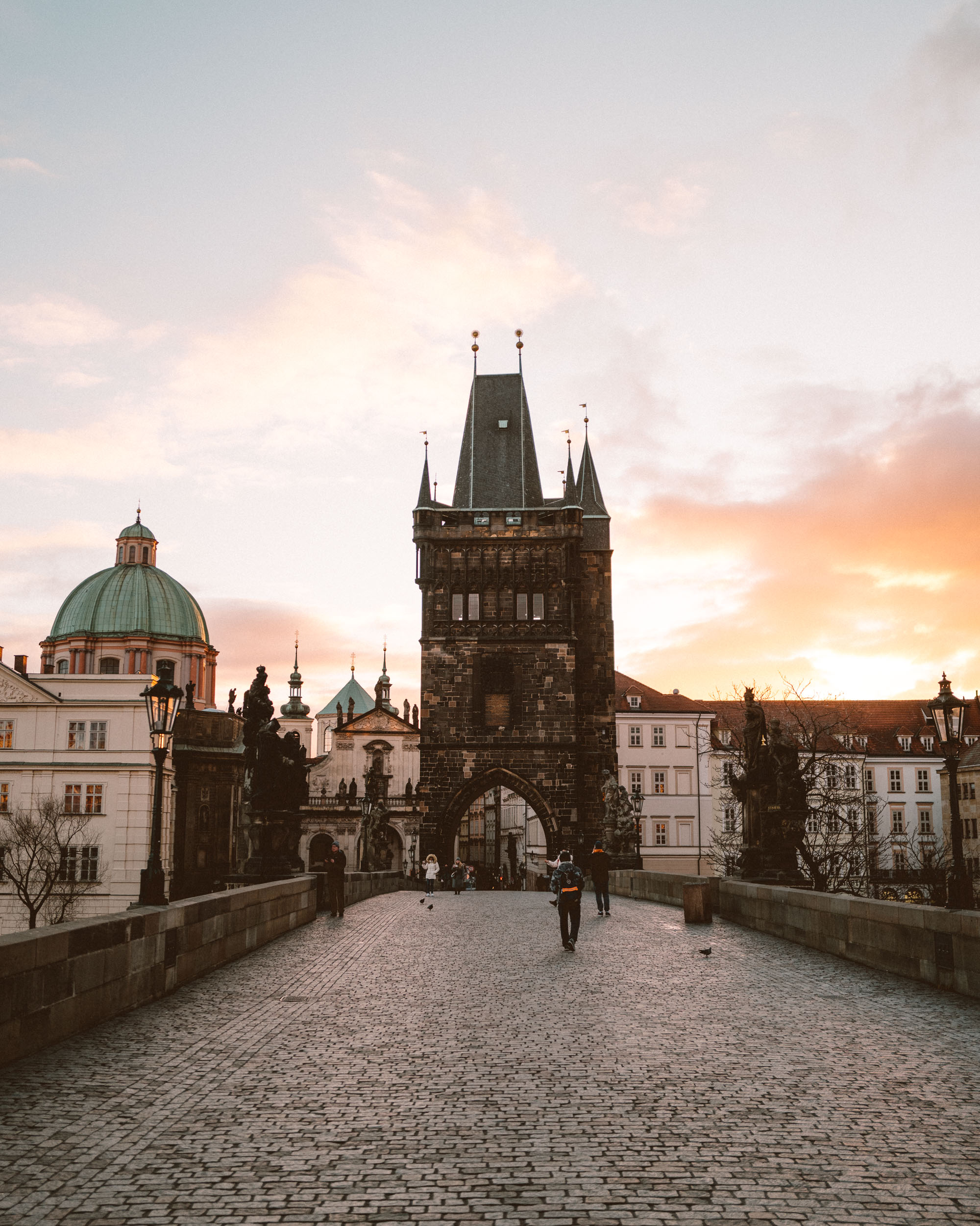 Charles Bridge in Prague at sunrise via @finduslost