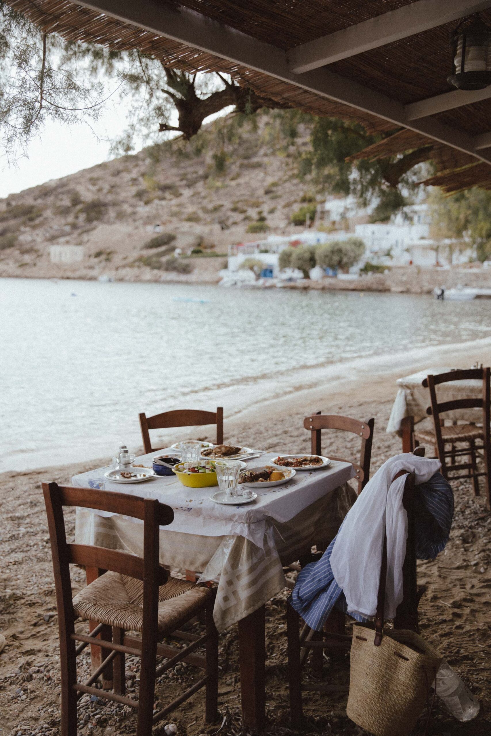 Tsikali restaurant in Vathy, a family-friendly waterfront taverna on the sand in Sifnos