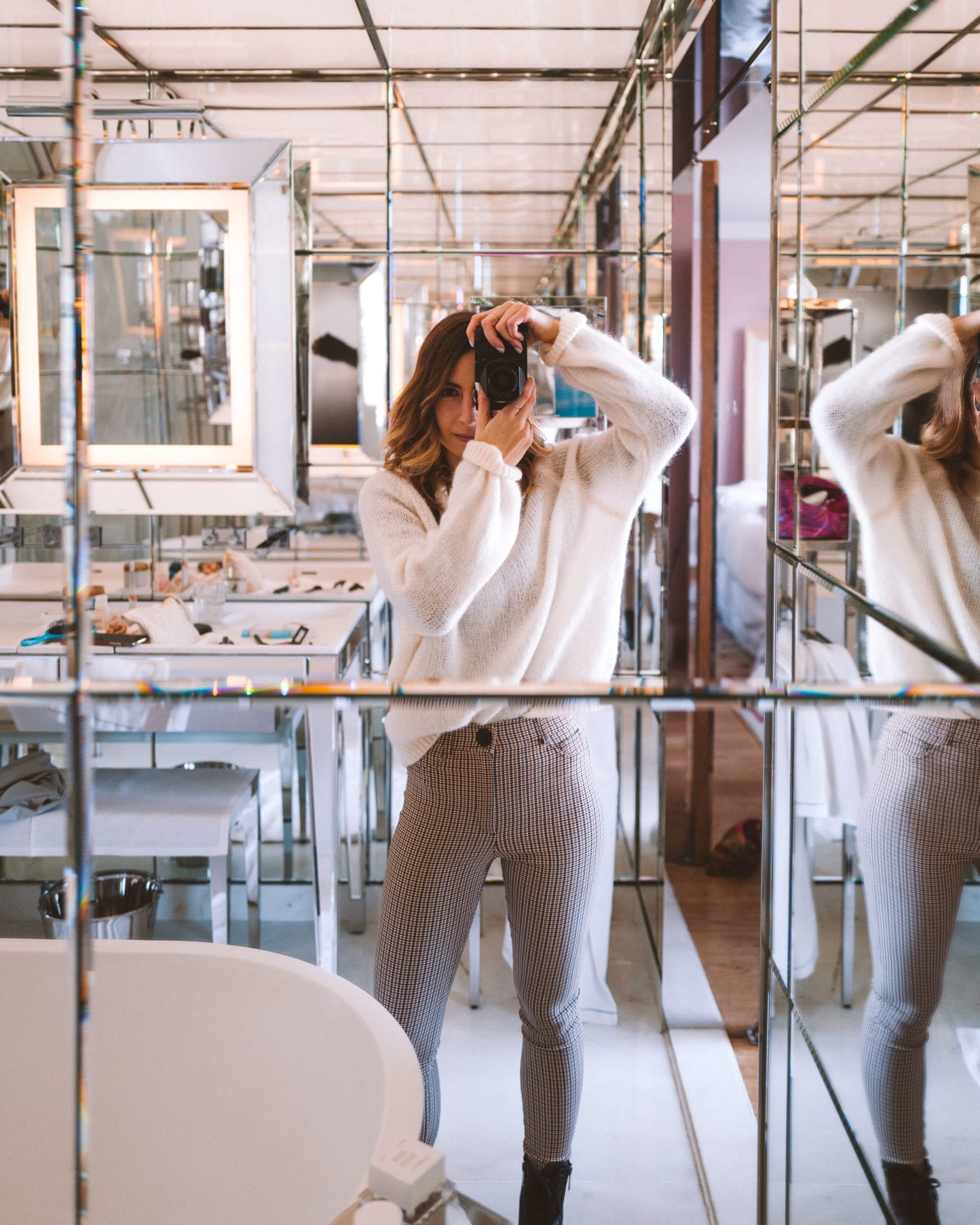 Mirrors in the bathroom at Le Royal Monceau Raffles Paris