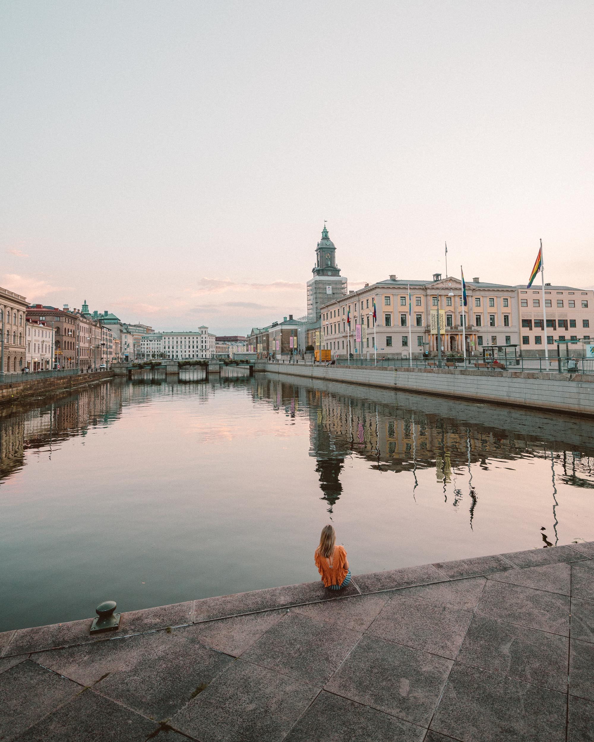 Golden hour over Gothenburg canals via @finduslost