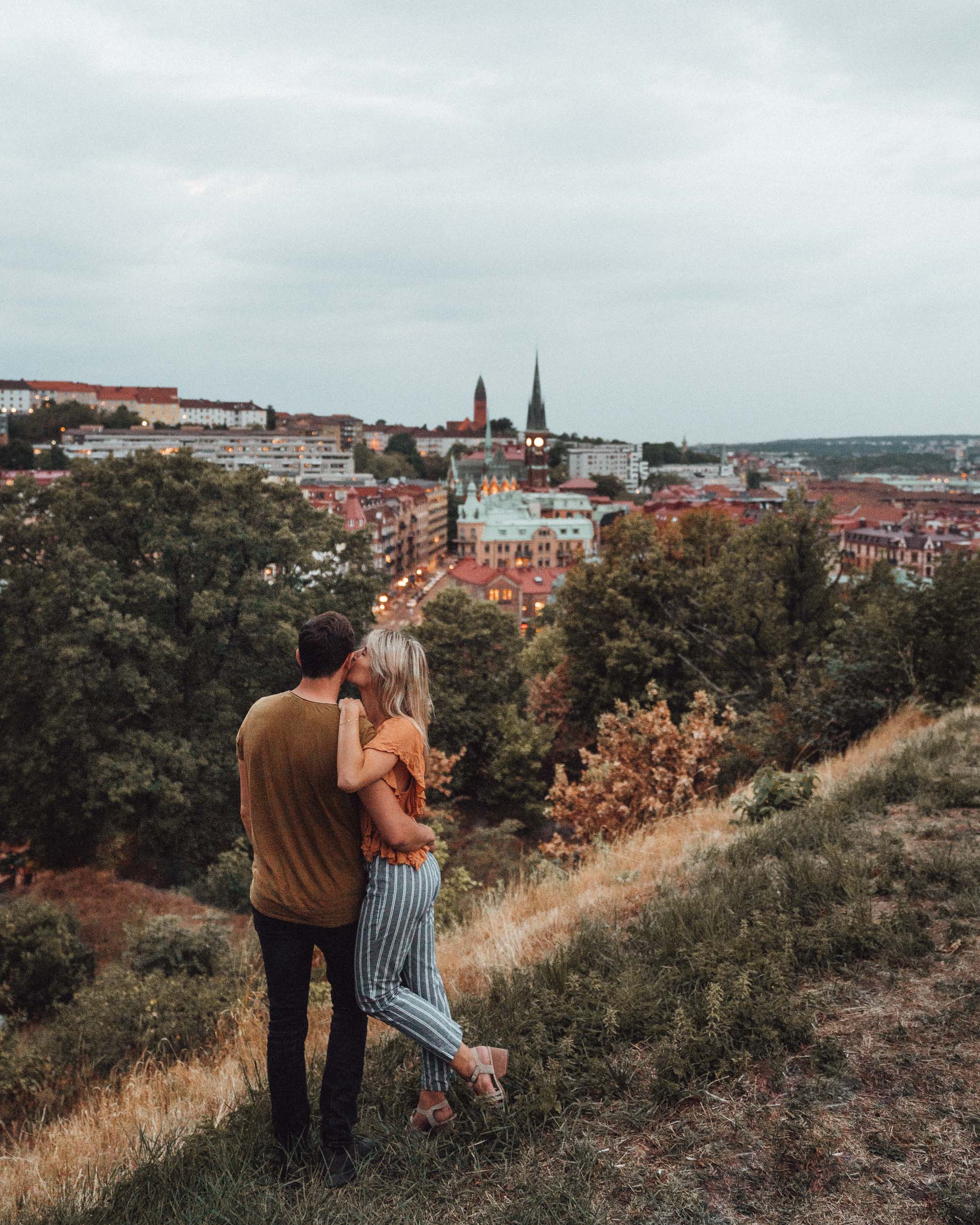 Evening in Gothenburg from a lookout at Skansen Kronen via @finduslost